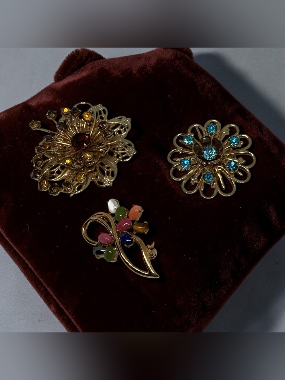 Beautiful Vintage Floral Brooch Lot Gold Tone Gemstones Rhinestones
